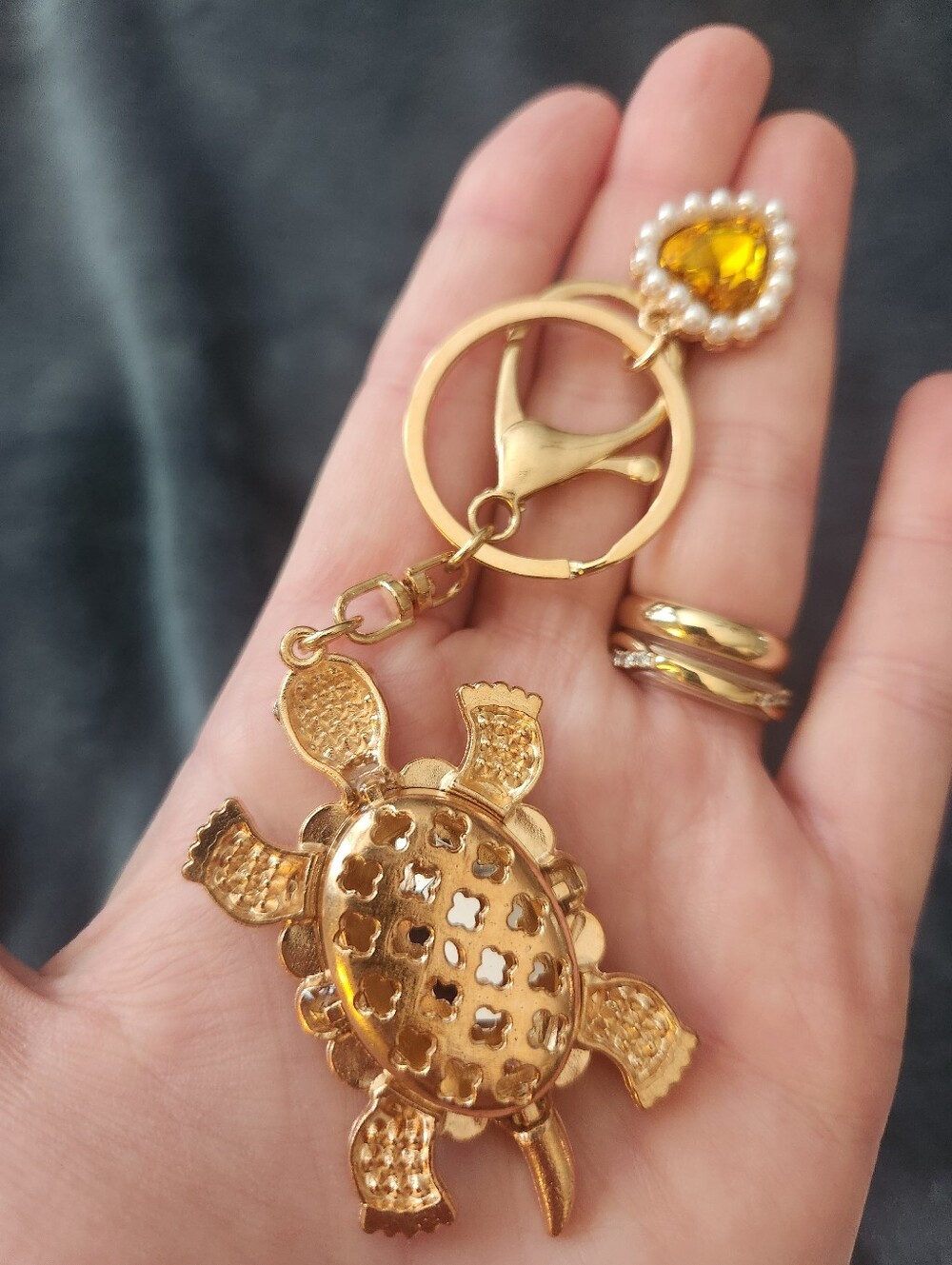 Gold Tone Turtle Keychain /bag Charm with Yellow Gems - Picture 3 of 3